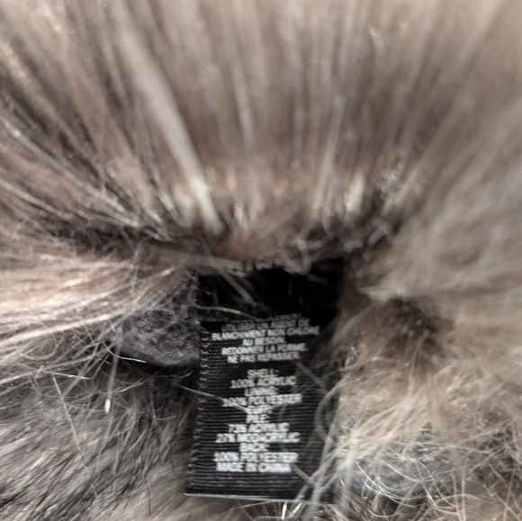 Indigo Fur Mittens - Picture 3 of 4